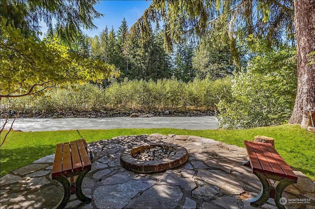 New: Steps From White River Near Mount Rainier National Park Greenwater Buitenkant foto