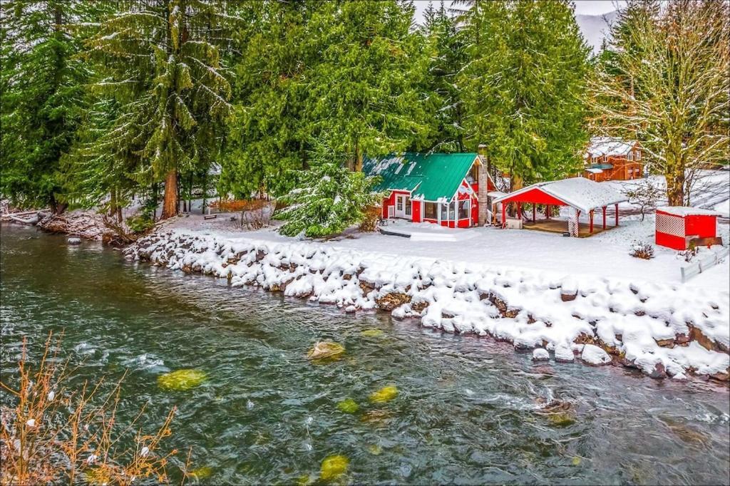 New: Steps From White River Near Mount Rainier National Park Greenwater Buitenkant foto