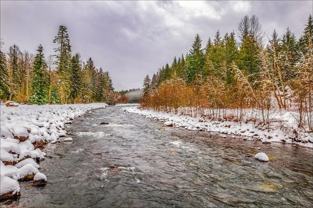 New: Steps From White River Near Mount Rainier National Park Greenwater Buitenkant foto